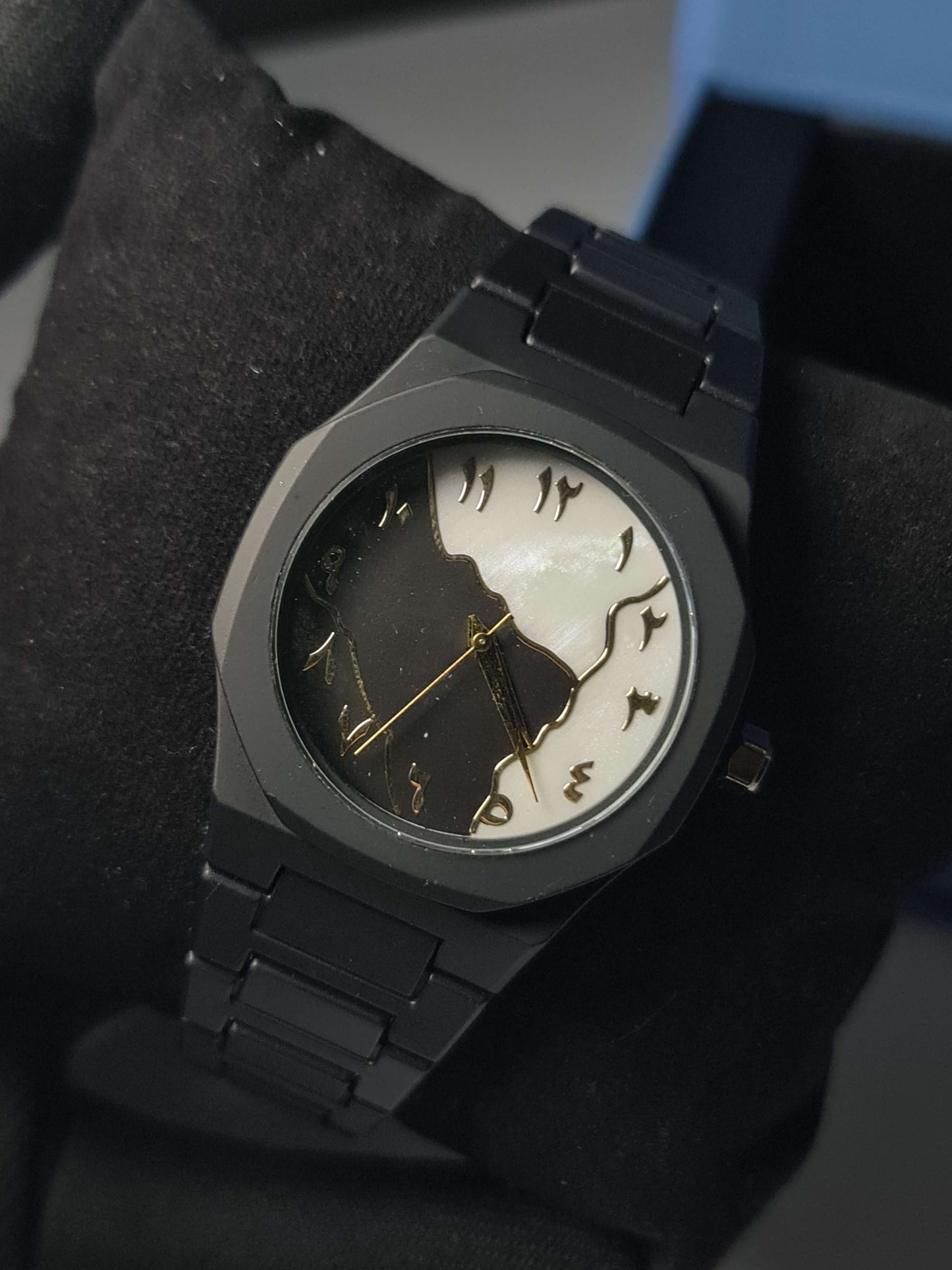 Arabic Aura Watch