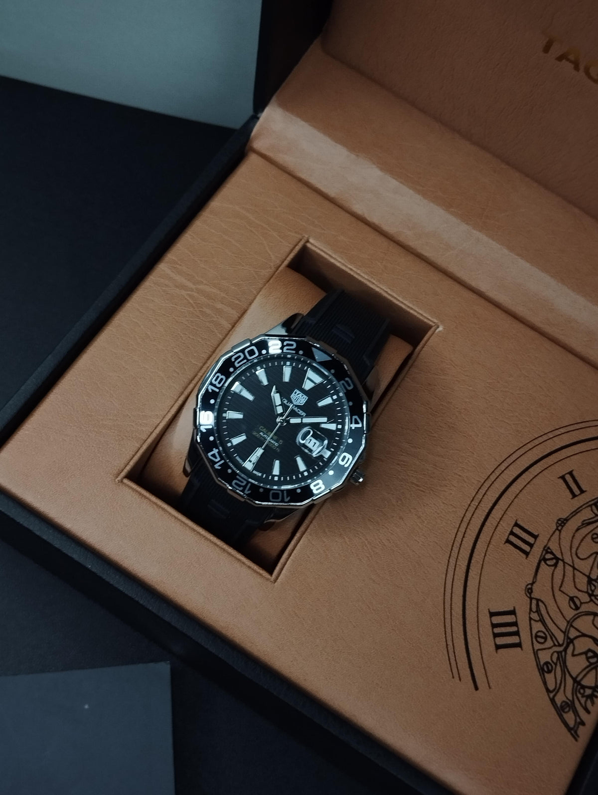 Voyager Silicone Strap Sports Watch